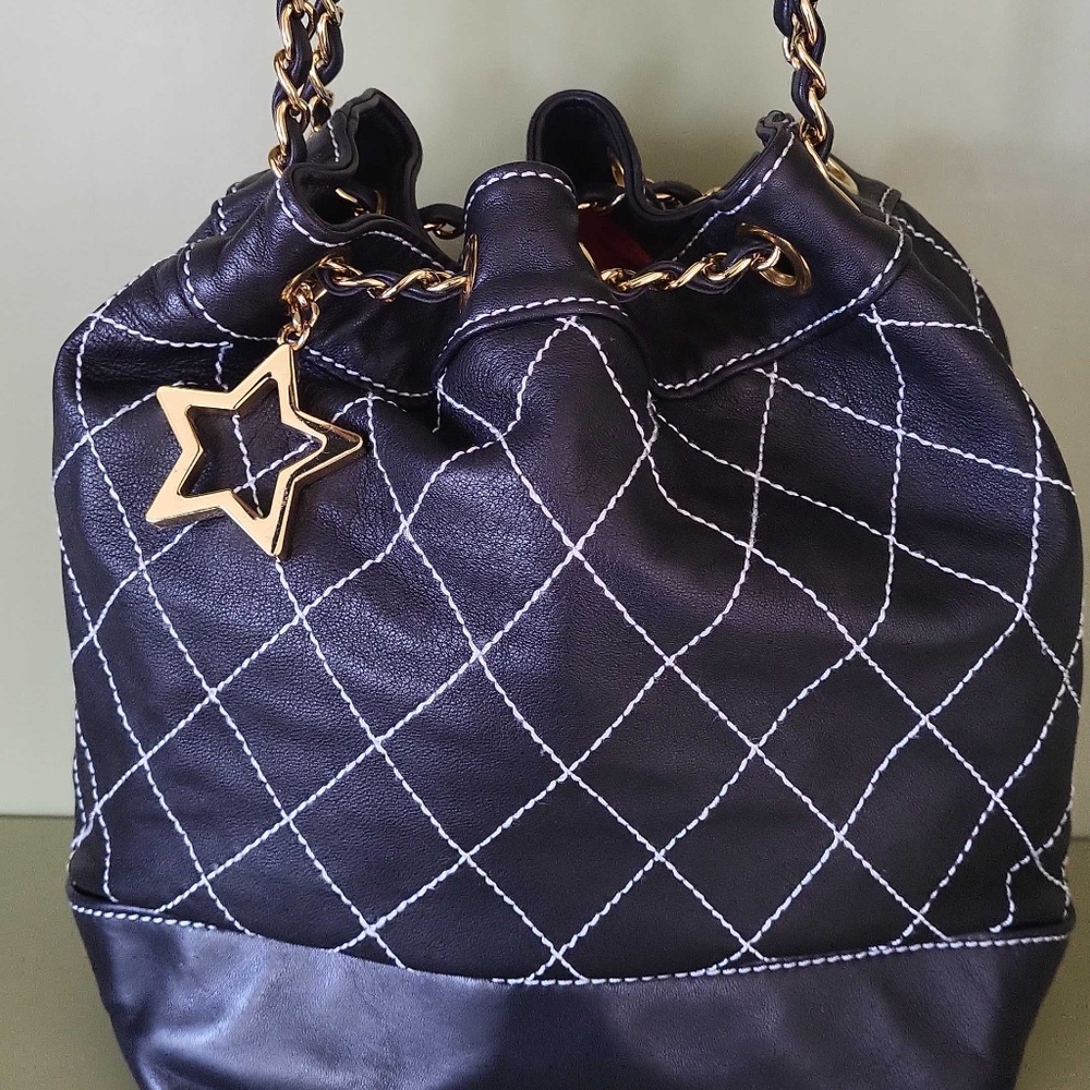 Carlisle Leather Purse